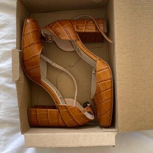 Zara yellow mustard heels size 37, with box